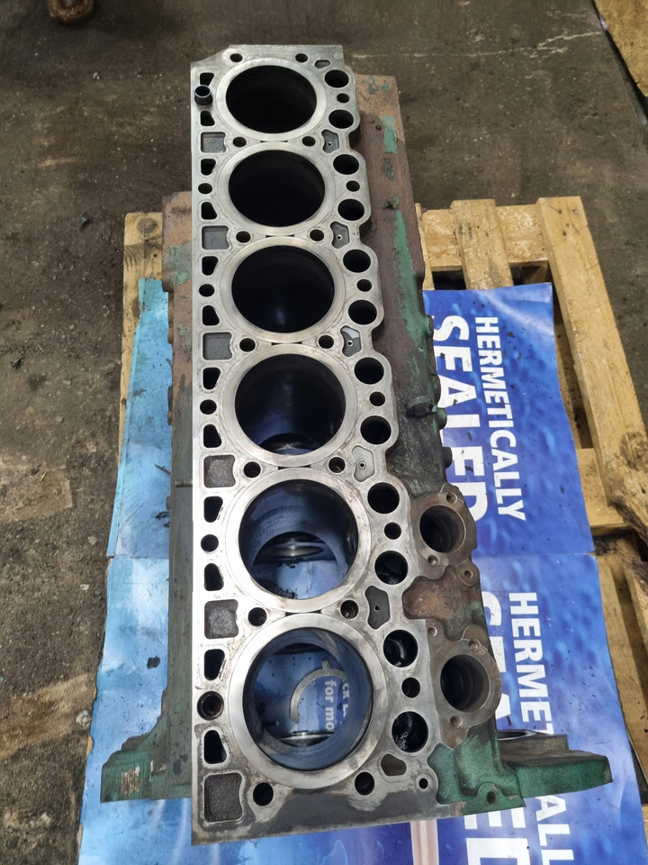 VOLVO BLOK SILNIKA GOŁY SŁUPEK VOLVO FL FE RENAULT PREMIUM MIDLUM DXI 7 D7F - Cylinderblock för Lastbil: bild 3 VOLVO BLOK SILNIKA GOŁY SŁUPEK VOLVO FL FE RENAULT PREMIUM MIDLUM DXI 7 D7F - Cylinderblock för Lastbil: bild 3
