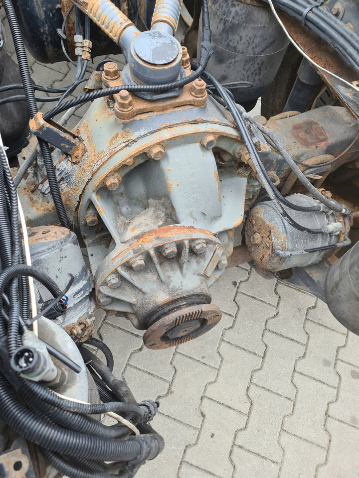 VOLVO WÓZEK DOLLY MOST PIASTY OŚ PODNOSZONA RAMA DO NACZEPY PRZYCZEPY 6x2 - Ram/ Chassi för Lastbil: bild 5 VOLVO WÓZEK DOLLY MOST PIASTY OŚ PODNOSZONA RAMA DO NACZEPY PRZYCZEPY 6x2 - Ram/ Chassi för Lastbil: bild 5