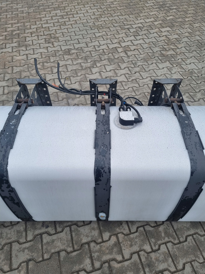 VOLVO ZBIORNIK PALIWA RENAULT PREMIUM MAGNUM DXI VOLVO FH FM 12 13 4 175X70X70 - Bränsletank för Lastbil: bild 3 VOLVO ZBIORNIK PALIWA RENAULT PREMIUM MAGNUM DXI VOLVO FH FM 12 13 4 175X70X70 - Bränsletank för Lastbil: bild 3