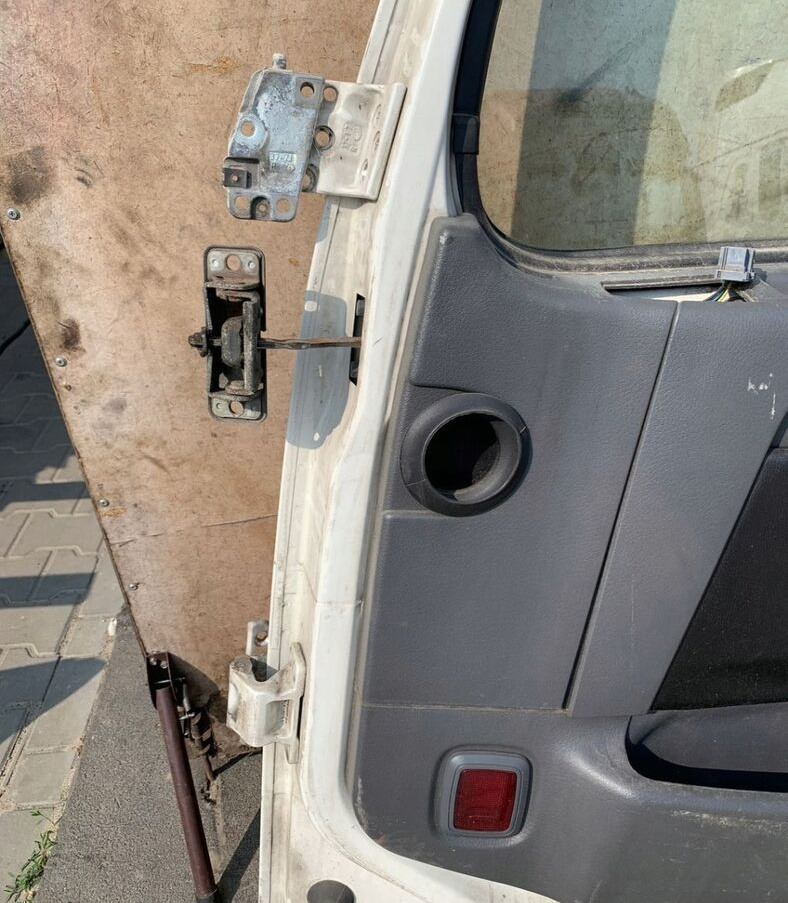 Volvo FH 12 13 - Dörr och reservdelar för Lastbil: bild 2 Volvo FH 12 13 - Dörr och reservdelar för Lastbil: bild 2