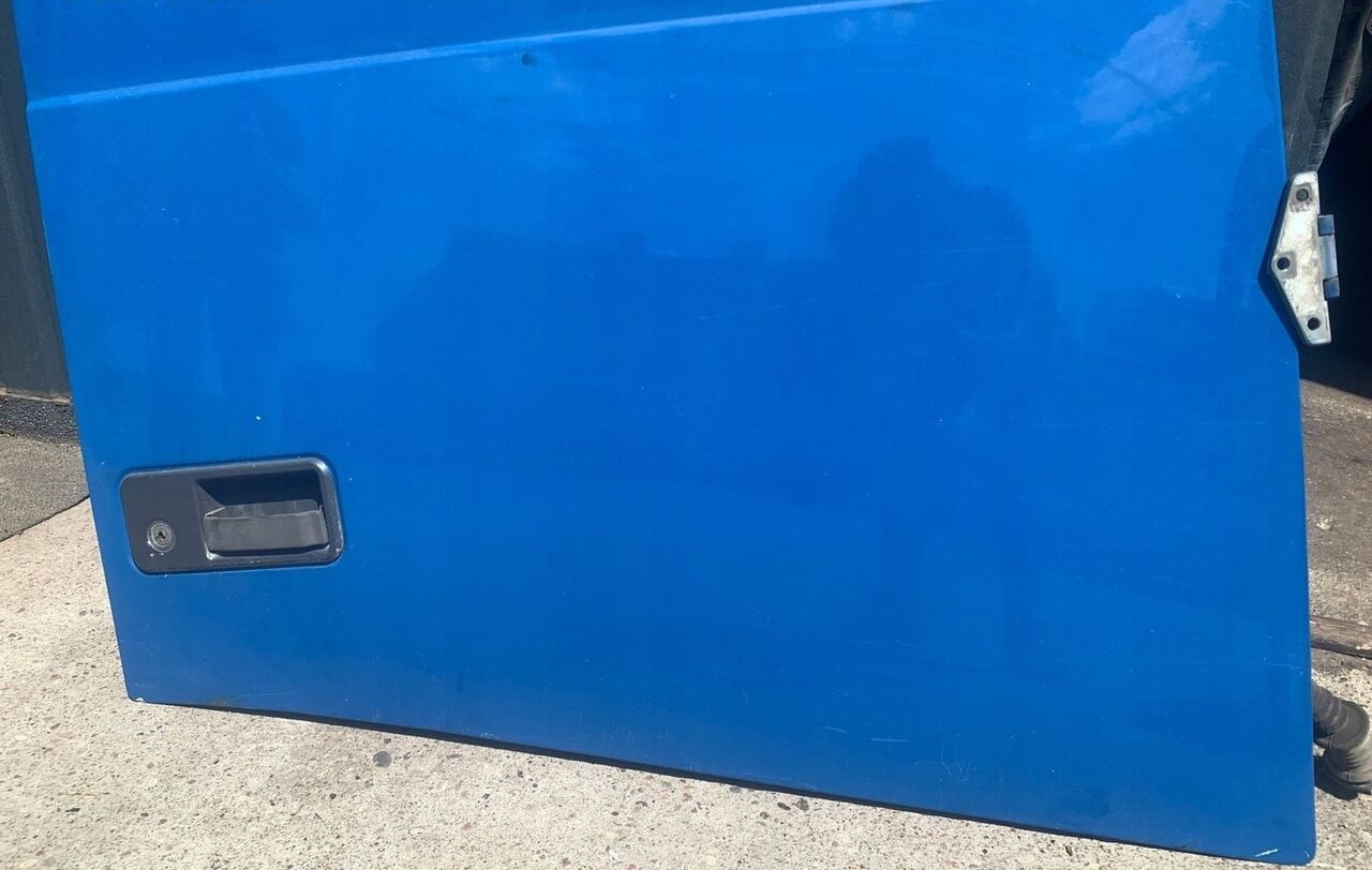 Volvo FH 12 13 - Dörr och reservdelar för Lastbil: bild 2 Volvo FH 12 13 - Dörr och reservdelar för Lastbil: bild 2