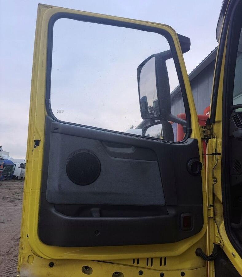 Volvo FH 12 13 - Dörr och reservdelar för Lastbil: bild 2 Volvo FH 12 13 - Dörr och reservdelar för Lastbil: bild 2