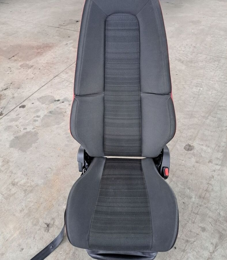 Volvo FOTEL PASAŻERA PRAWY VOLVO FH 4 FM 4 - Säte för Lastbil: bild 1 Volvo FOTEL PASAŻERA PRAWY VOLVO FH 4 FM 4 - Säte för Lastbil: bild 1