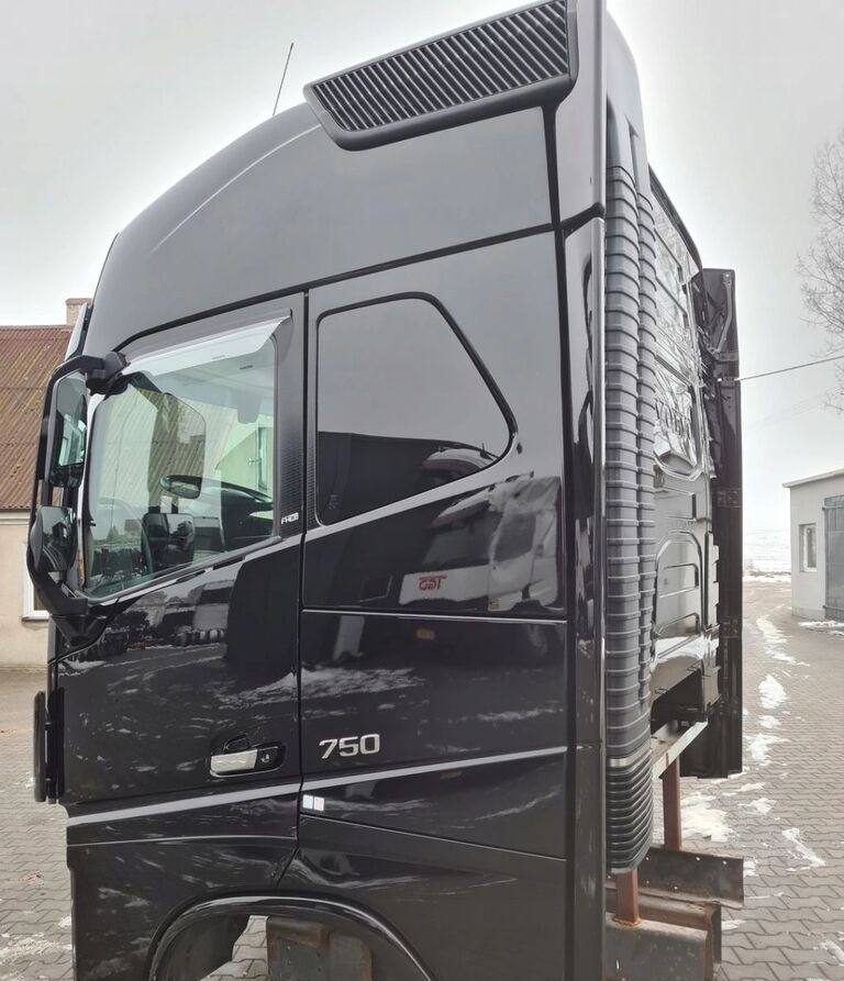 Volvo KOMPLETNA FH 16 750 EURO 6 GLOBETROTTER 2018 ROK Volvo VOLVO FH 16 750 EURO 6 GLOBETROTTER 2018 ROK - Hytt för Lastbil: bild 3 Volvo KOMPLETNA FH 16 750 EURO 6 GLOBETROTTER 2018 ROK Volvo VOLVO FH 16 750 EURO 6 GLOBETROTTER 2018 ROK - Hytt för Lastbil: bild 3
