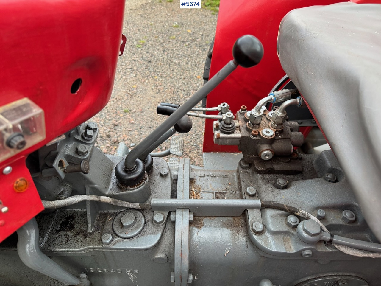 Traktor 1961 Massey Ferguson 35 m/ litt utstyr: bild 11 Traktor 1961 Massey Ferguson 35 m/ litt utstyr: bild 11