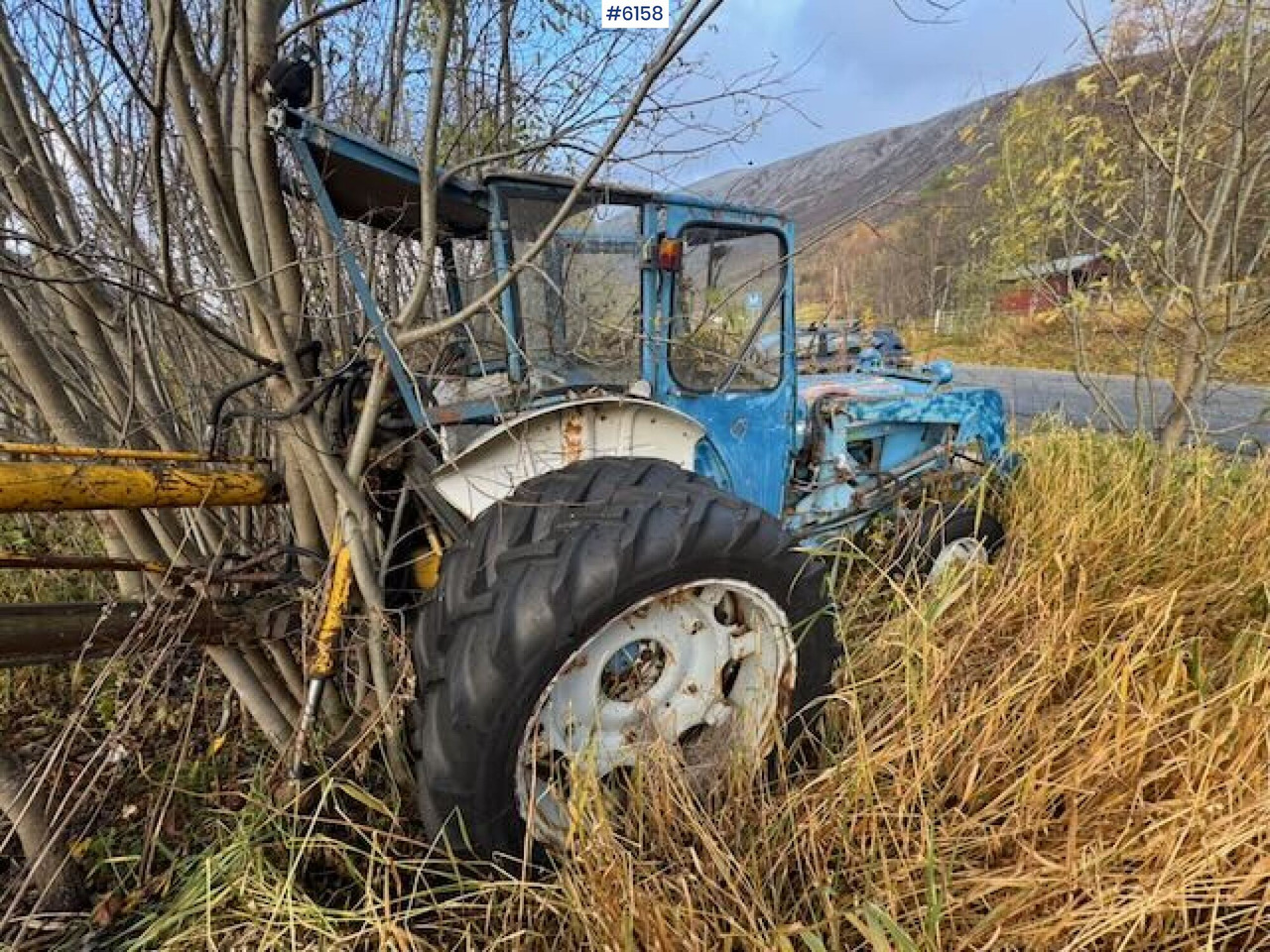 1973 Ford 4000 tractor backhoe. Repair.object - Traktor: bild 4 1973 Ford 4000 tractor backhoe. Repair.object - Traktor: bild 4