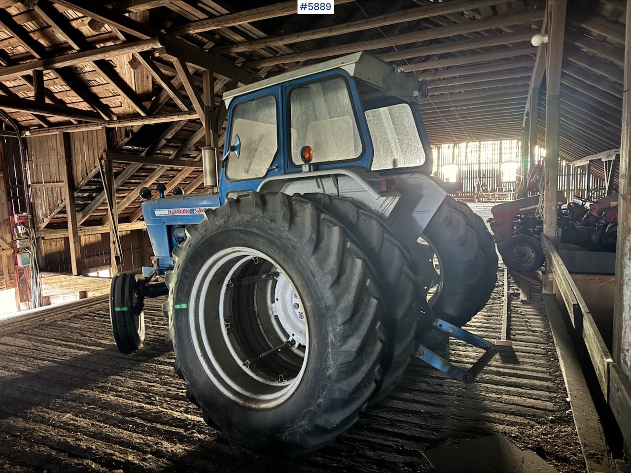 1975 Ford 5000 w/ Twin Wheels - Traktor: bild 4 1975 Ford 5000 w/ Twin Wheels - Traktor: bild 4