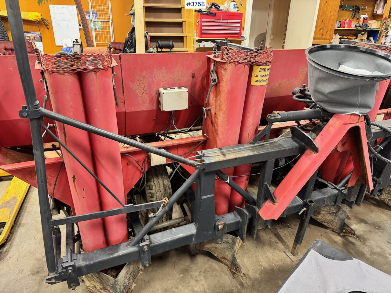 1985 Hylleberg 442 potato planter - Potatissättare: bild 2 1985 Hylleberg 442 potato planter - Potatissättare: bild 2