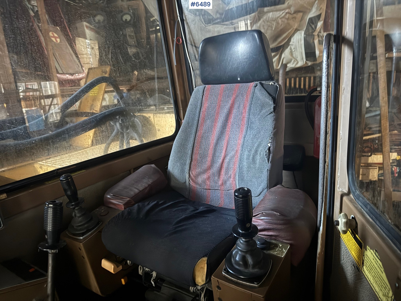 Grävmaskin 1987 Caterpillar 205 LC: bild 18