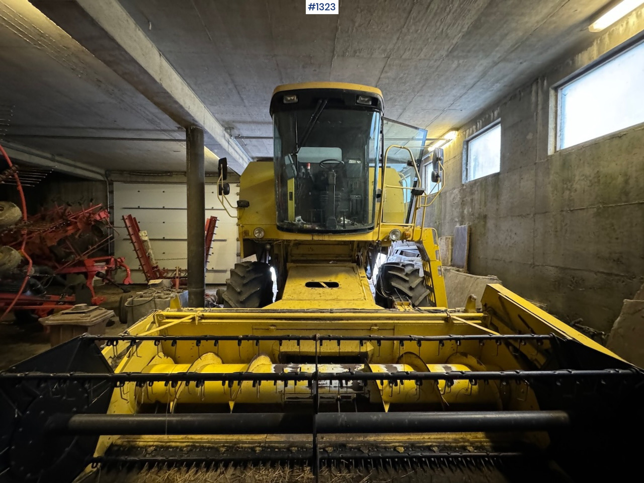 1992 New Holland TC52 Combine - Skördetröska: bild 3 1992 New Holland TC52 Combine - Skördetröska: bild 3