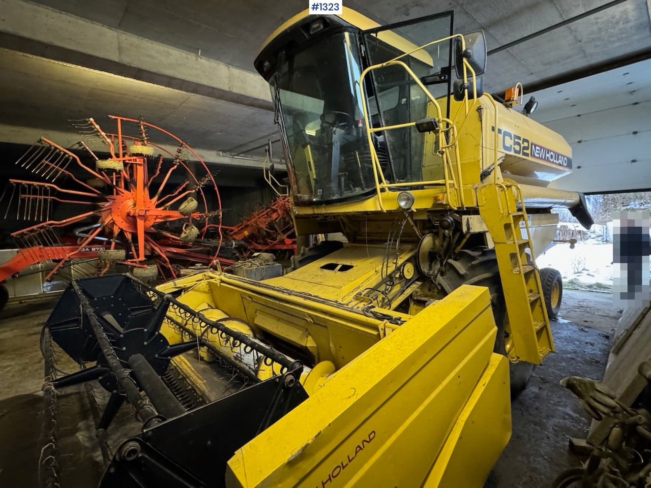 1992 New Holland TC52 Combine - Skördetröska: bild 2 1992 New Holland TC52 Combine - Skördetröska: bild 2