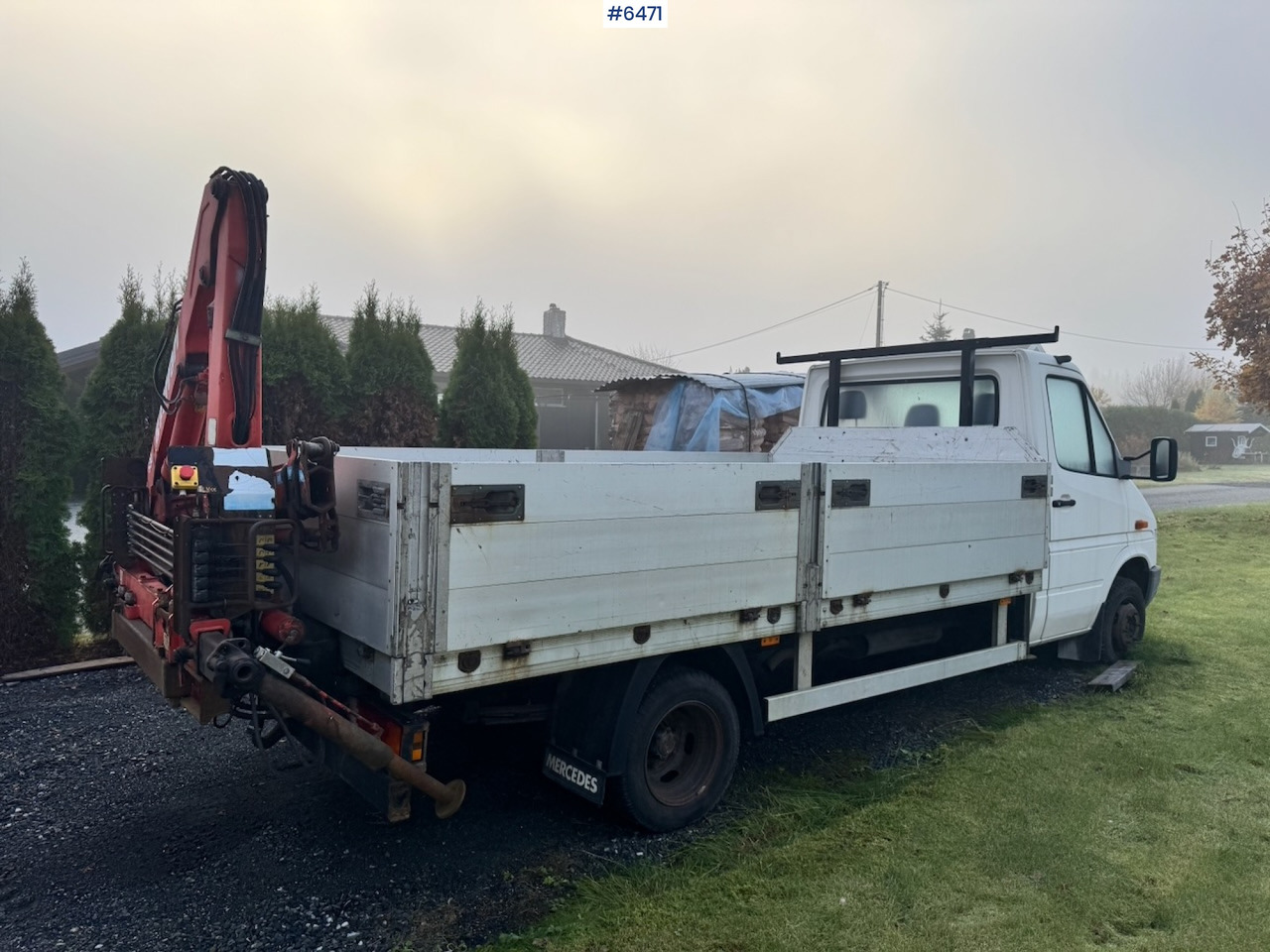 1996 Mercedes 412D Flatbed truck w/ Rear-mounted crane. - Transportbil med flak: bild 5 1996 Mercedes 412D Flatbed truck w/ Rear-mounted crane. - Transportbil med flak: bild 5