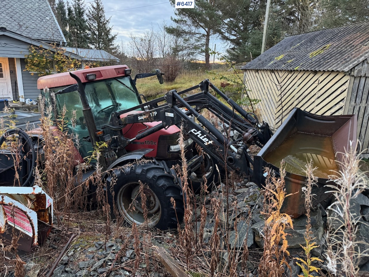 1999 Case IH Maxxum MX 100C w/ front loader, bucket and blade. Repair object. - Traktor: bild 1 1999 Case IH Maxxum MX 100C w/ front loader, bucket and blade. Repair object. - Traktor: bild 1