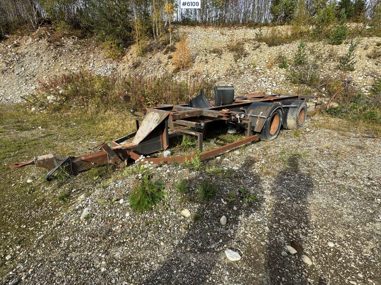 2002 Istrail container trailer. Repair object. - Låg lastare trailer: bild 2 2002 Istrail container trailer. Repair object. - Låg lastare trailer: bild 2