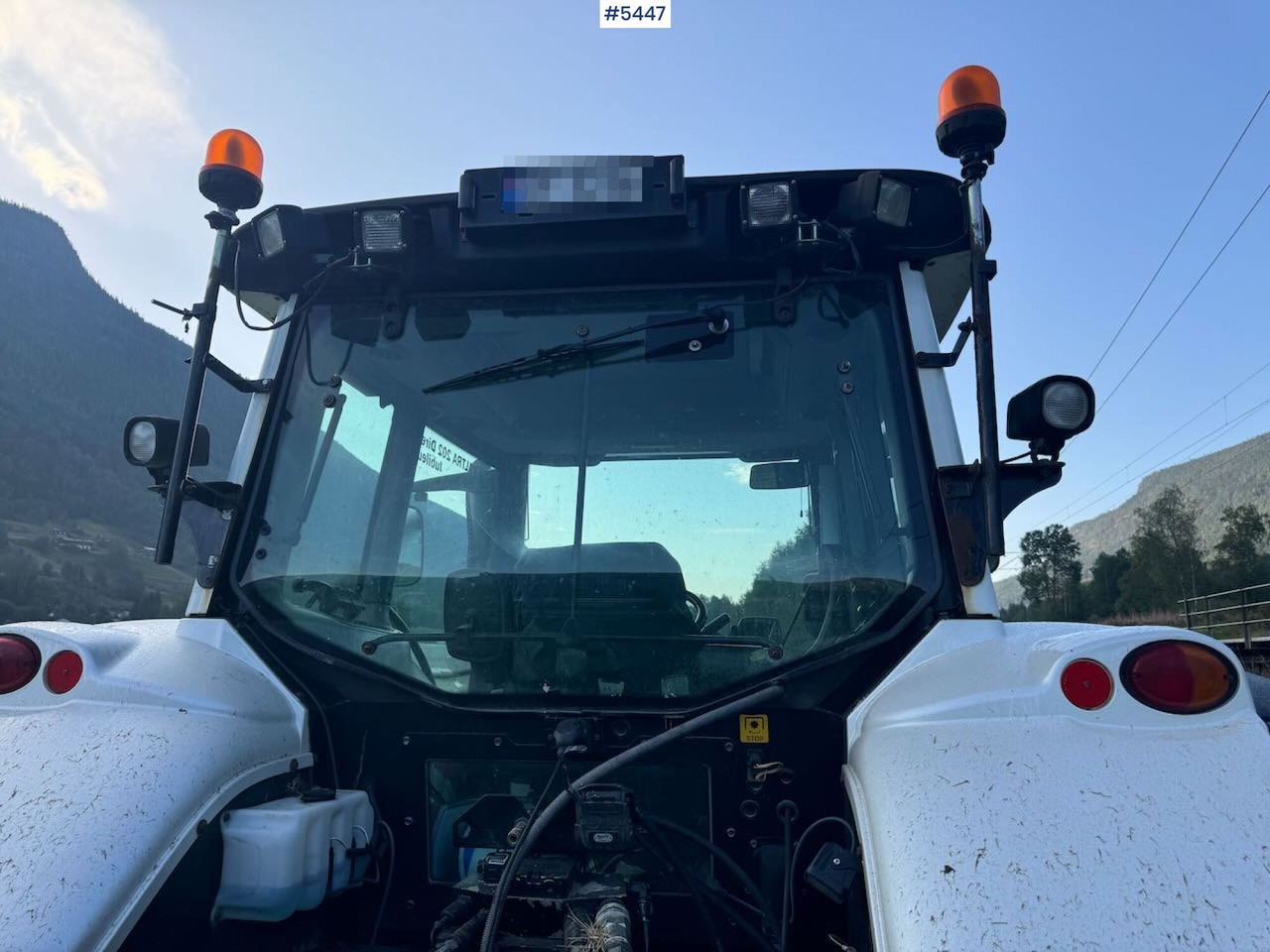 Traktor 2009 Valtra T202 w/ loader: bild 17 Traktor 2009 Valtra T202 w/ loader: bild 17