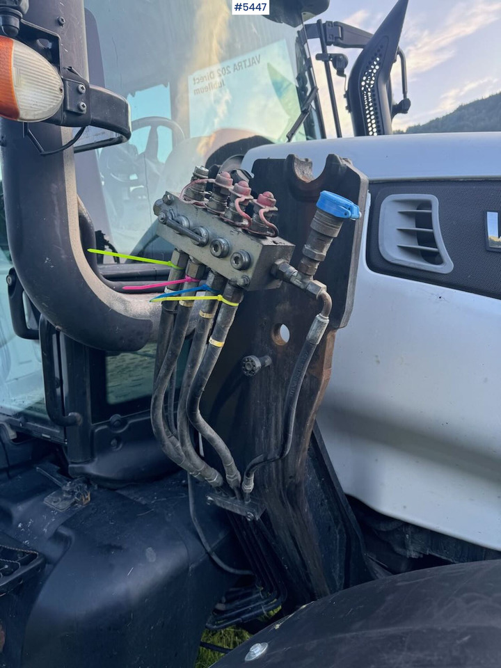 Traktor 2009 Valtra T202 w/ loader: bild 18 Traktor 2009 Valtra T202 w/ loader: bild 18