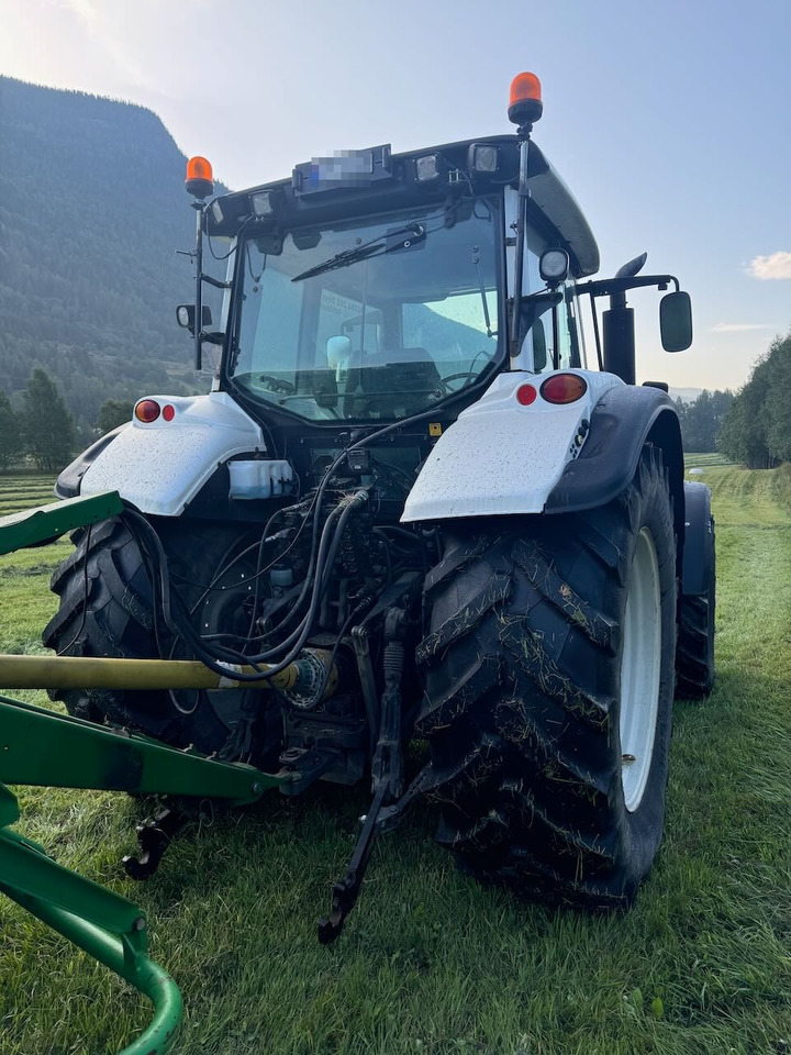 2009 Valtra T202 w/ loader - Traktor: bild 4 2009 Valtra T202 w/ loader - Traktor: bild 4