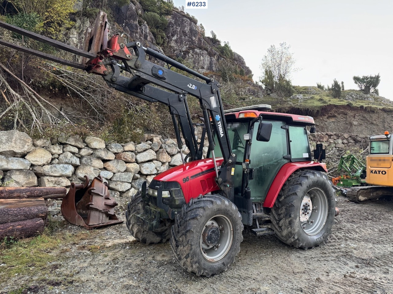 2010 Case IH JXU 95 w/ front loader. - Traktor: bild 1 2010 Case IH JXU 95 w/ front loader. - Traktor: bild 1