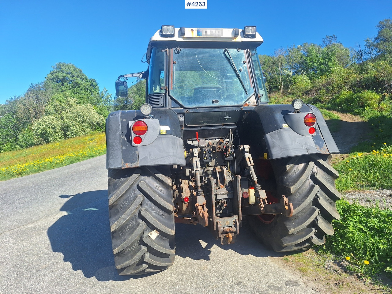 2011 Fent 820 Vario TMS w/ plow plate - Traktor: bild 3 2011 Fent 820 Vario TMS w/ plow plate - Traktor: bild 3