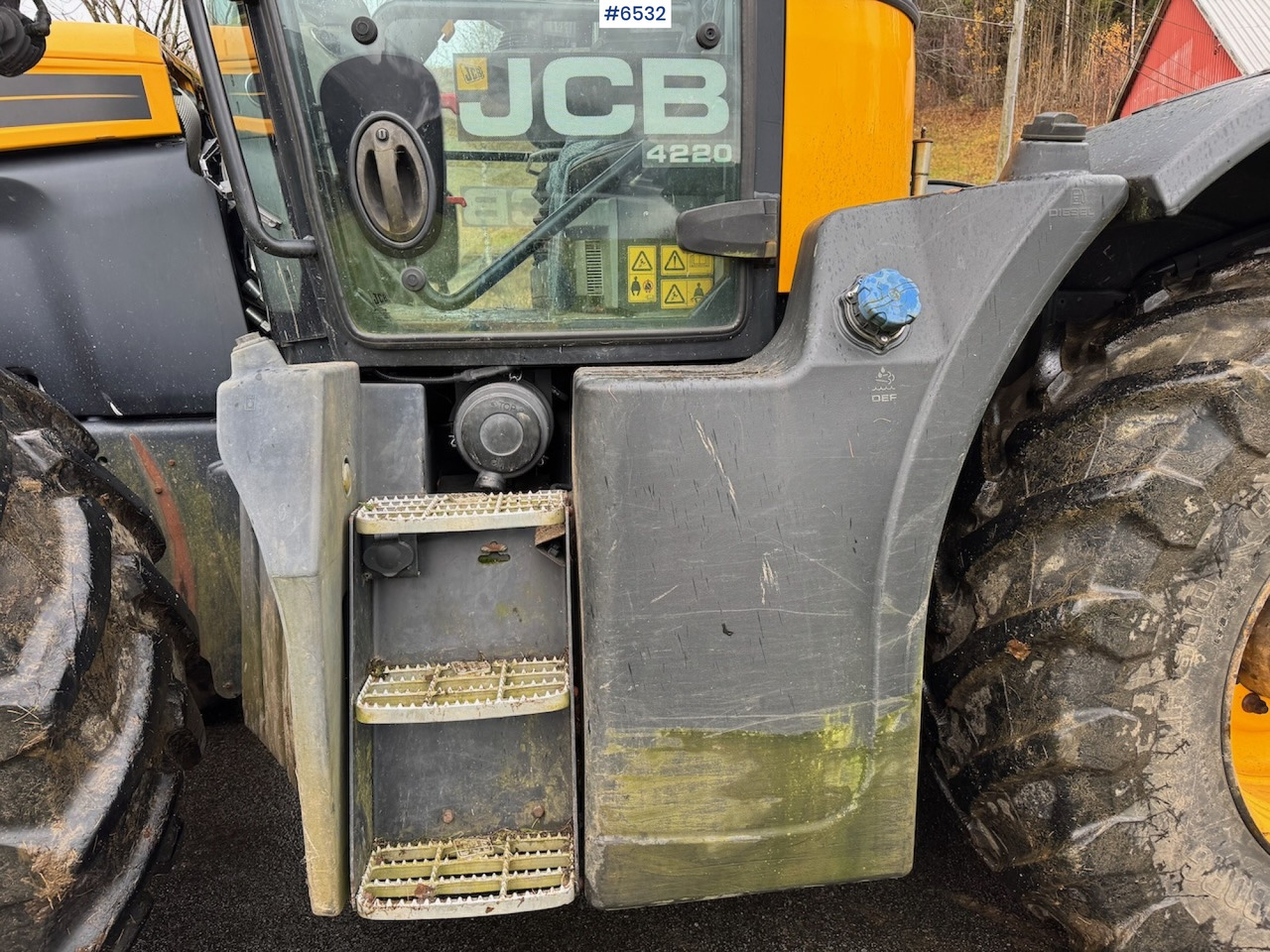 2015 JCB Fastrack 4220 w/ front hydraulics, front PTO and plow plate. Low hours! - Traktor: bild 5 2015 JCB Fastrack 4220 w/ front hydraulics, front PTO and plow plate. Low hours! - Traktor: bild 5