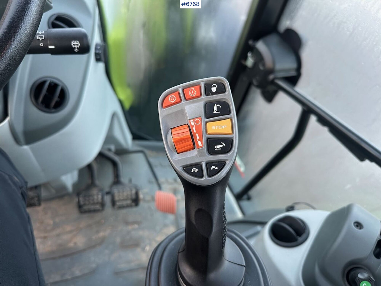 Traktor 2017 Claas Arion 440 4x4 tractor w/ front loader, GPS setup and good tires. Low hours!: bild 32