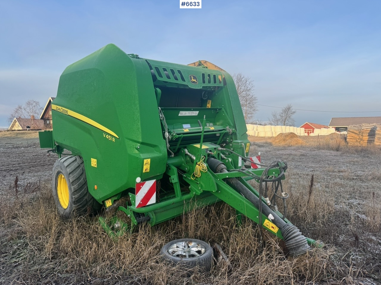 2018 John Deere V451R Round baler - Utrustning för vallskörd: bild 1 2018 John Deere V451R Round baler - Utrustning för vallskörd: bild 1