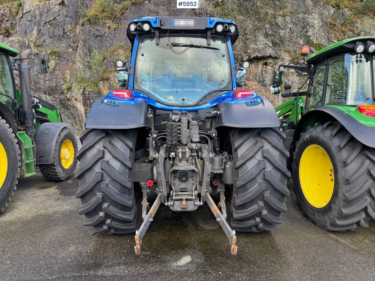 Traktor 2022 Valtra N175 w/ front loader.: bild 7