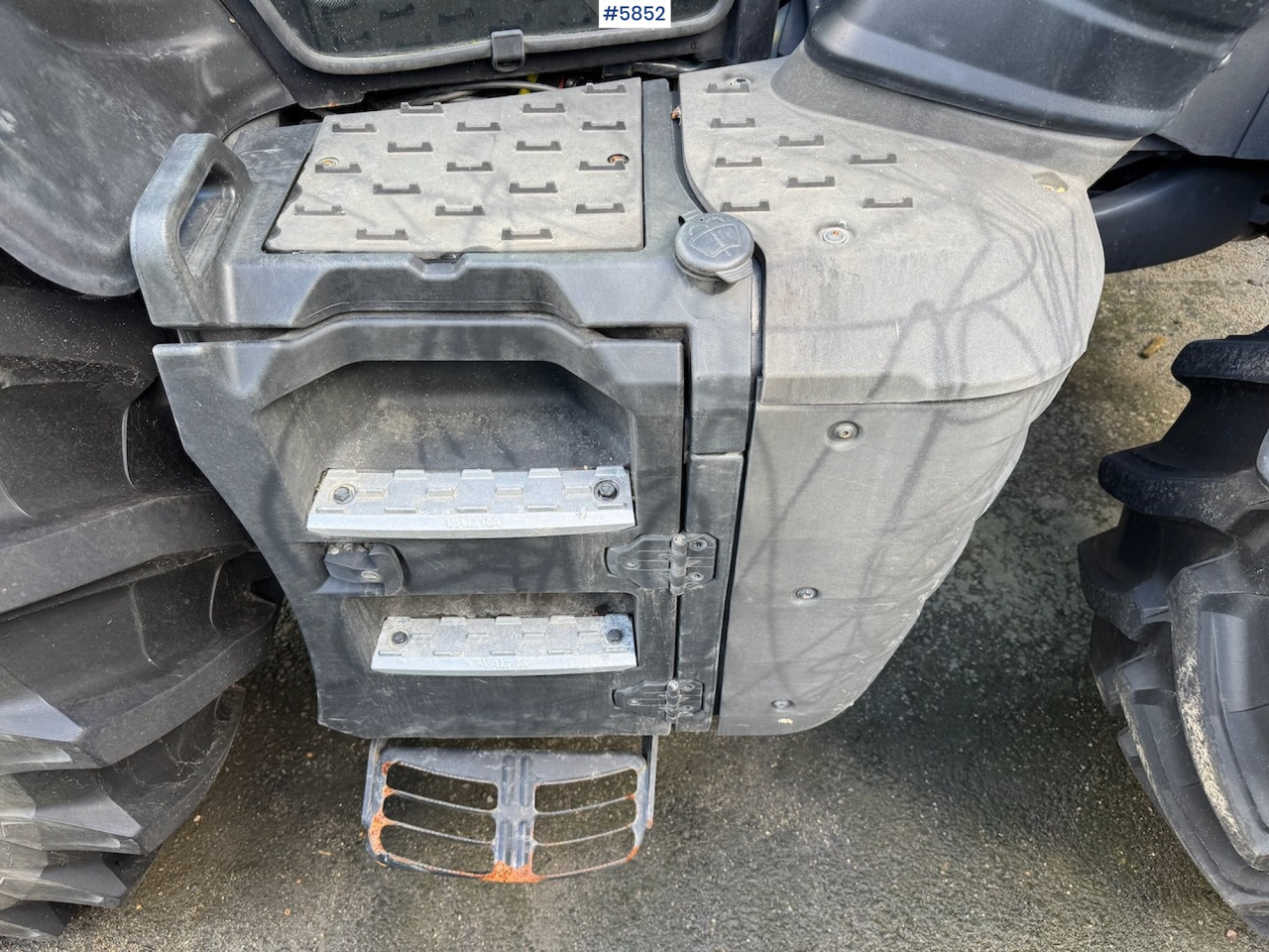 Traktor 2022 Valtra N175 w/ front loader.: bild 13