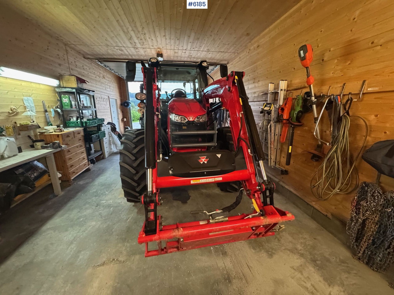 2023 Massey Ferguson 5711M Dyna w/ loader with 3rd function. Only 115 hours! - Traktor: bild 2 2023 Massey Ferguson 5711M Dyna w/ loader with 3rd function. Only 115 hours! - Traktor: bild 2