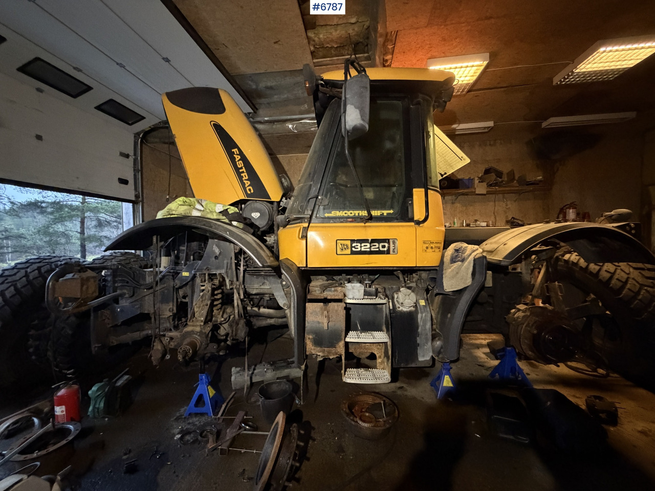 JCB Fastrac 3220 – Repair object with extra equipment - Traktor: bild 4 JCB Fastrac 3220 – Repair object with extra equipment - Traktor: bild 4