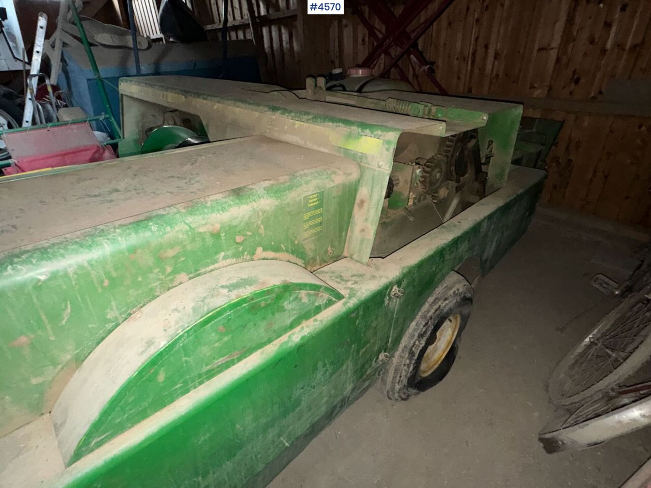 Utrustning för vallskörd John Deere 332A Square baler: bild 13