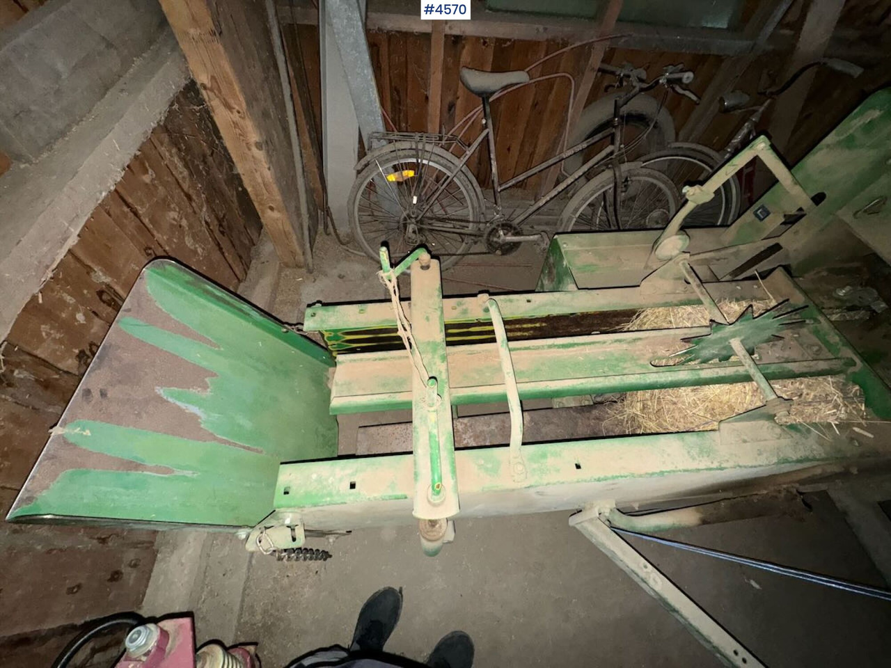 Utrustning för vallskörd John Deere 332A Square baler: bild 14