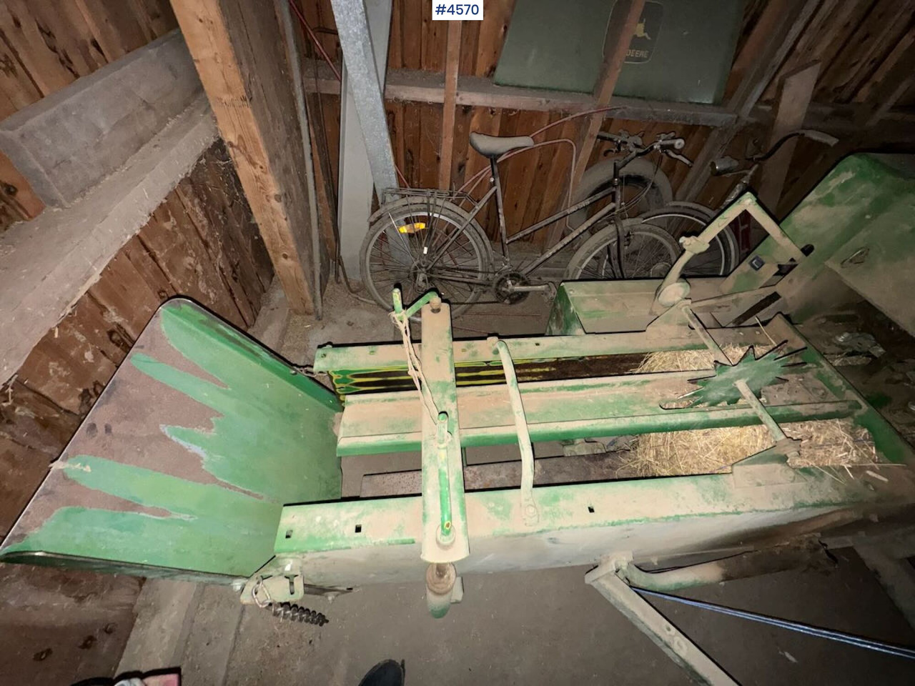 Utrustning för vallskörd John Deere 332A Square baler: bild 9