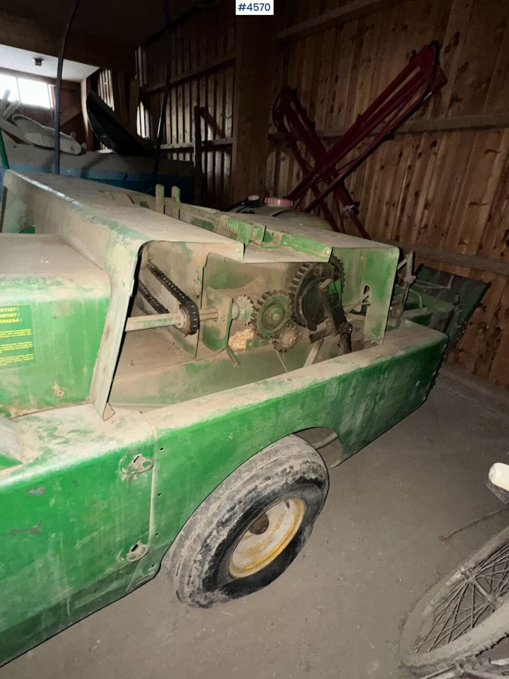 Utrustning för vallskörd John Deere 332A Square baler: bild 10