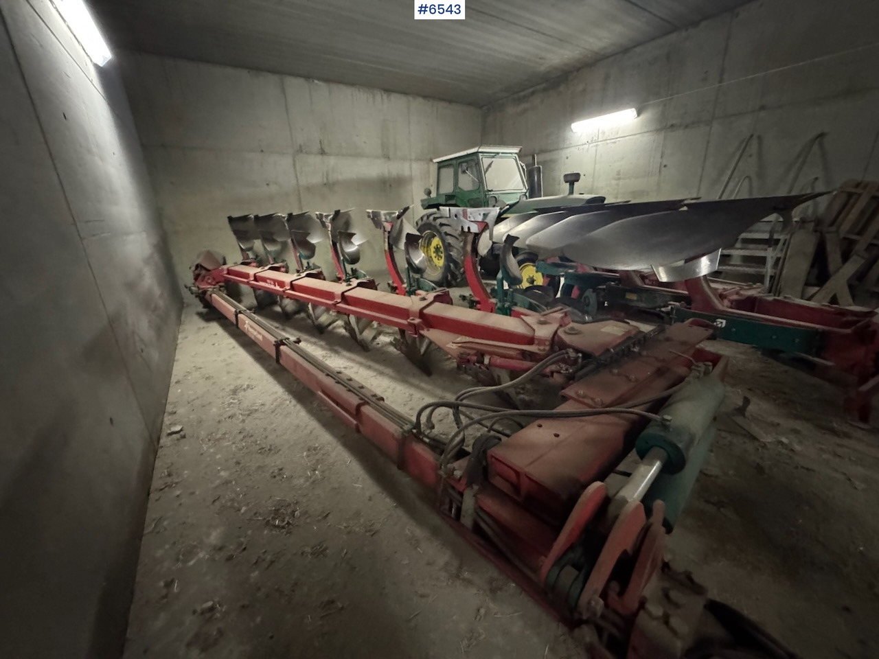 Kverneland PB100 6-Flour Vario Semi-Reversible Plough - Maskin för jordbearbetning: bild 4 Kverneland PB100 6-Flour Vario Semi-Reversible Plough - Maskin för jordbearbetning: bild 4