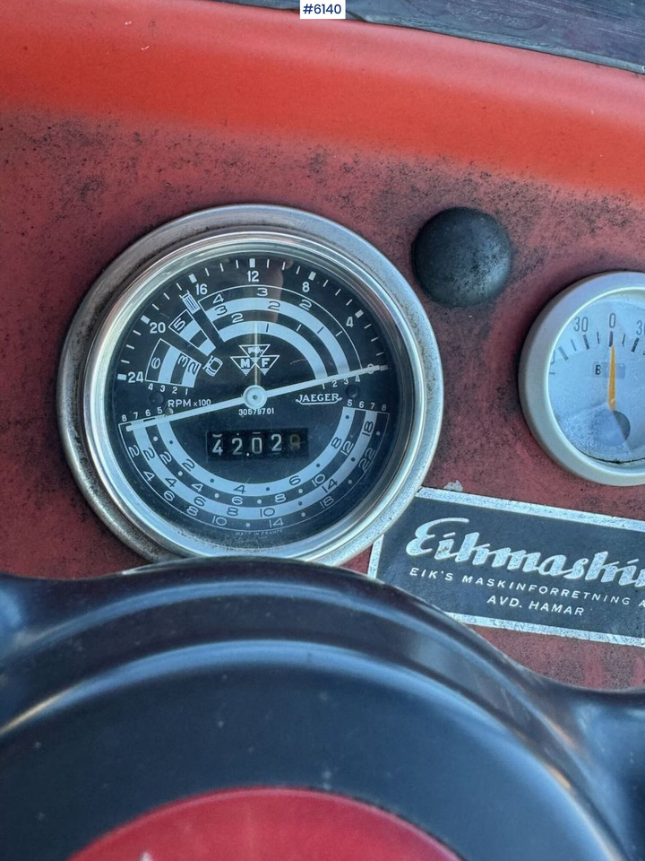 Traktor Massey Ferguson 133: bild 14