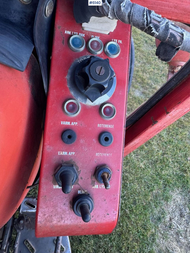 Traktor Massey Ferguson 133: bild 13