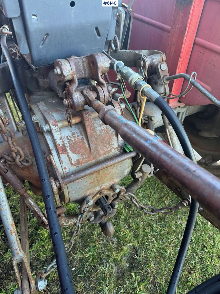 Traktor Massey Ferguson 133: bild 17