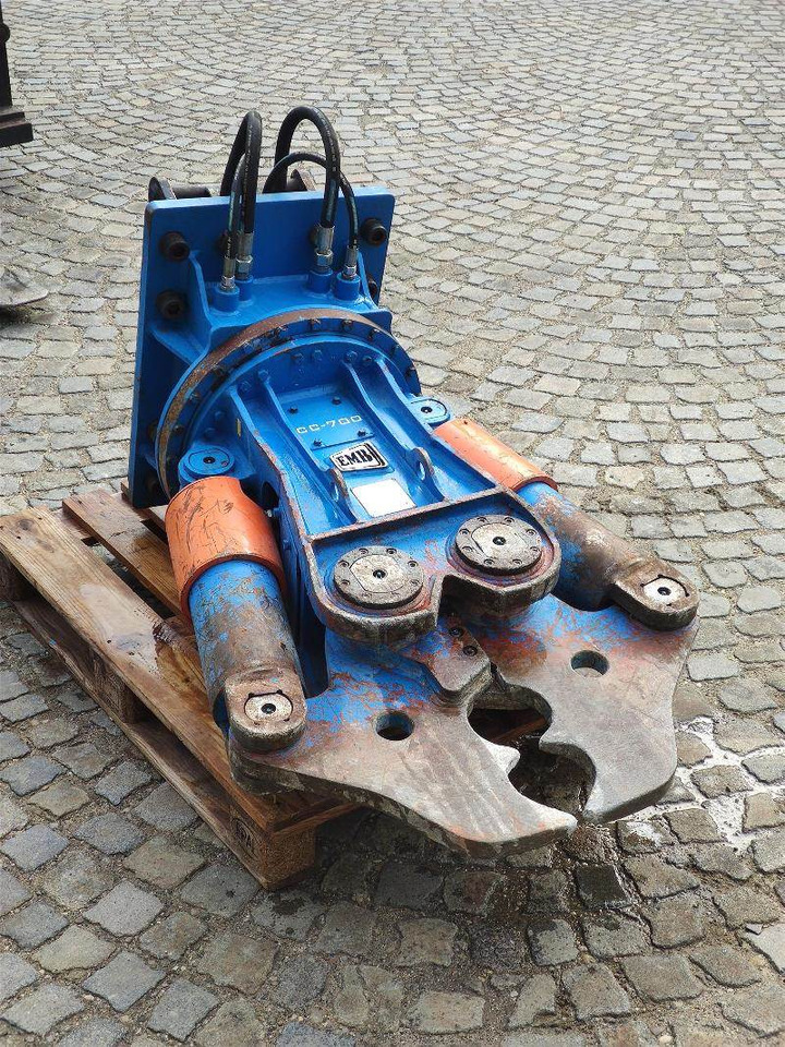 EMB CC700 - Hydraulisk sax: bild 2 EMB CC700 - Hydraulisk sax: bild 2