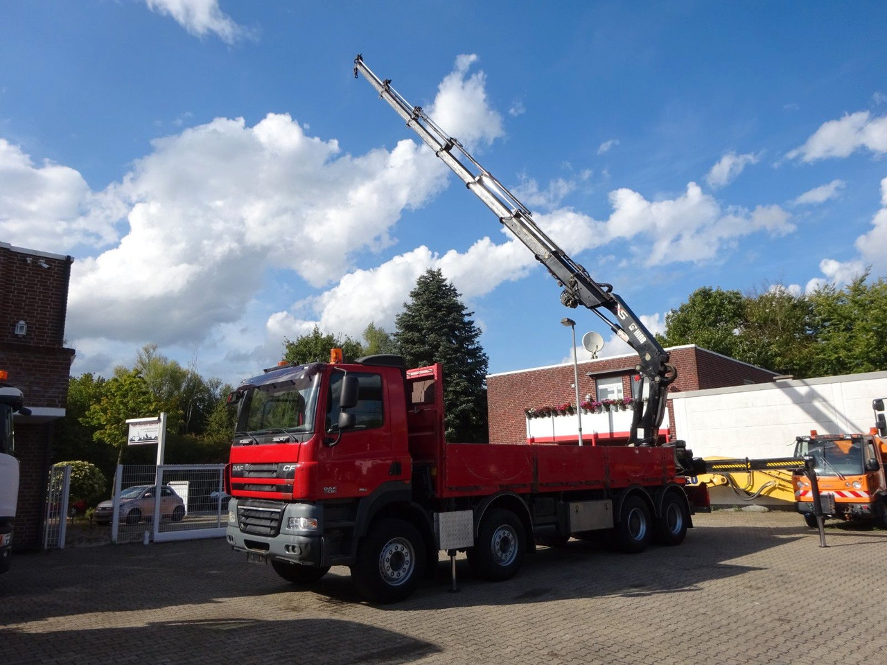 DAF 85.410 Pritsche + HIAB 322E6 Kran 8x4 - Kranbil: bild 2 DAF 85.410 Pritsche + HIAB 322E6 Kran 8x4 - Kranbil: bild 2