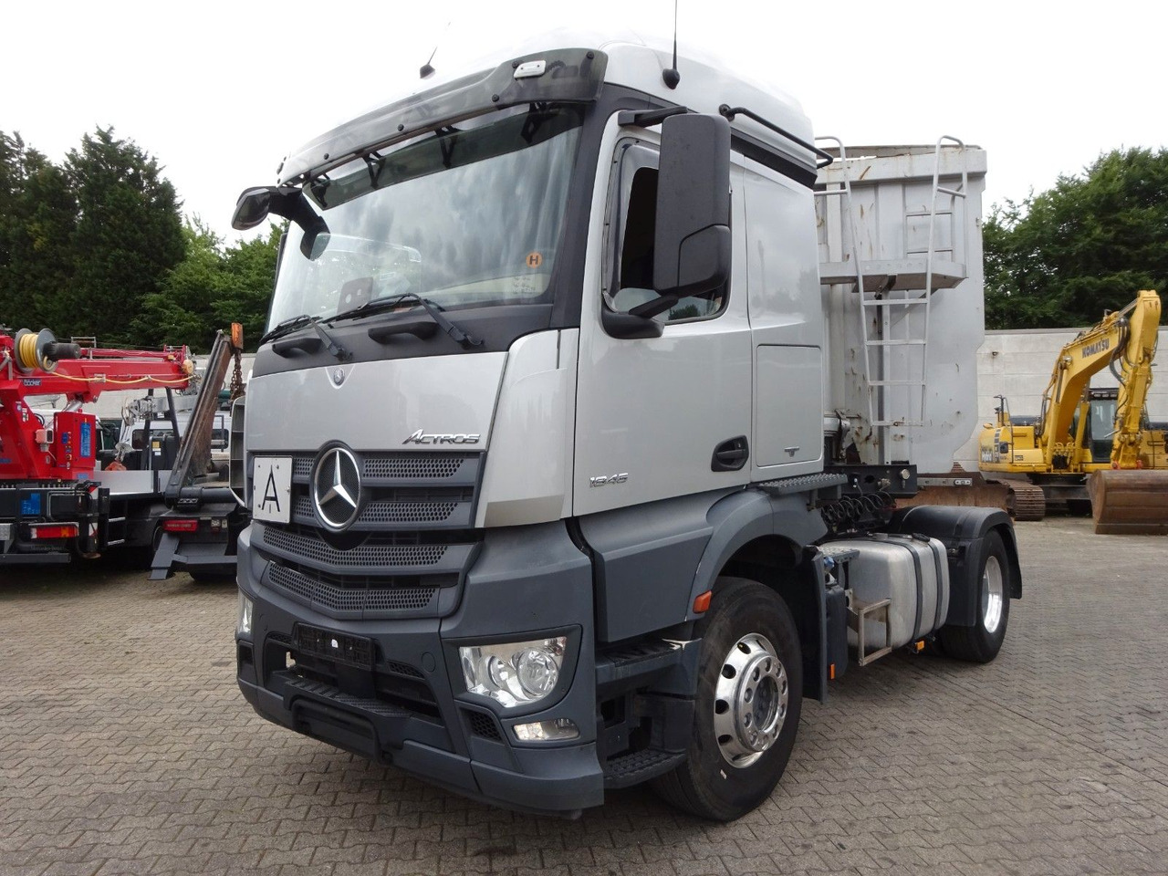 Mercedes-Benz 1845 Actros SZM mit Hydraulik Pumpe 4x2 - Dragbil: bild 1 Mercedes-Benz 1845 Actros SZM mit Hydraulik Pumpe 4x2 - Dragbil: bild 1