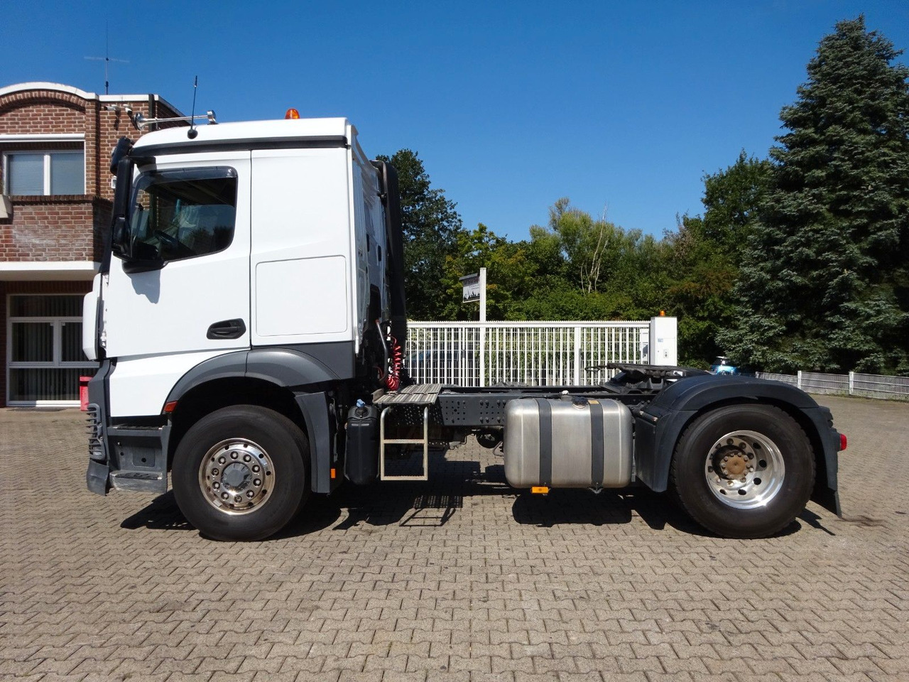 Mercedes-Benz 1846 Actros SZM HAD ALLRAD - Dragbil: bild 3 Mercedes-Benz 1846 Actros SZM HAD ALLRAD - Dragbil: bild 3