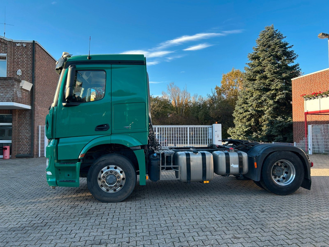 Mercedes-Benz Arocs 1845 SZM 4x4 HAD - Dragbil: bild 3 Mercedes-Benz Arocs 1845 SZM 4x4 HAD - Dragbil: bild 3