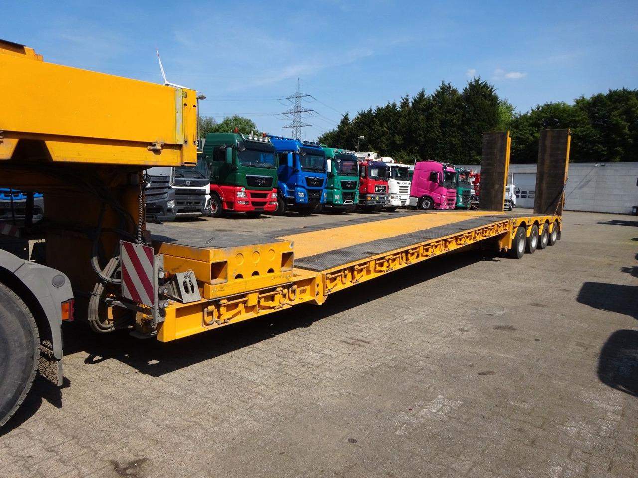 Faymonville 4 Achser Tiefbett abnehmbarem S-Hals ausziehbar - Låg lastare semitrailer: bild 1 Faymonville 4 Achser Tiefbett abnehmbarem S-Hals ausziehbar - Låg lastare semitrailer: bild 1