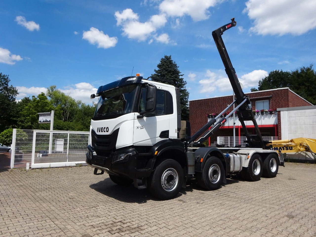 Iveco X-WAY 480 HIAB ABROLLER 8x4 - Lastväxlare lastbil: bild 1 Iveco X-WAY 480 HIAB ABROLLER 8x4 - Lastväxlare lastbil: bild 1