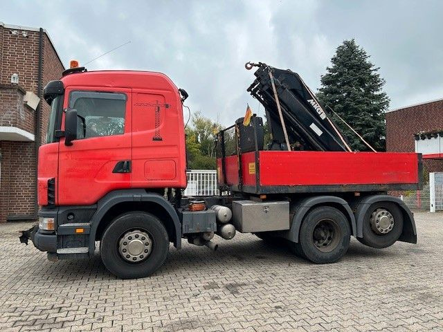 Scania 124 L 470 Pritsche + MKG HLK 201 HP 6x2 - Flakbil, Kranbil: bild 1 Scania 124 L 470 Pritsche + MKG HLK 201 HP 6x2 - Flakbil, Kranbil: bild 1