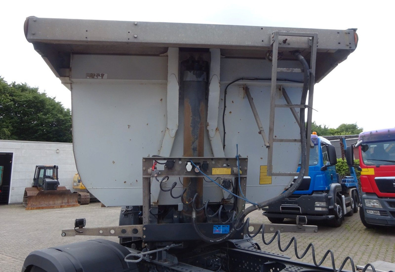 Schmitz Cargobull SGF S3 Kipp Auflieger Mulde mit 3 Achsen - Tippbil semitrailer: bild 4 Schmitz Cargobull SGF S3 Kipp Auflieger Mulde mit 3 Achsen - Tippbil semitrailer: bild 4