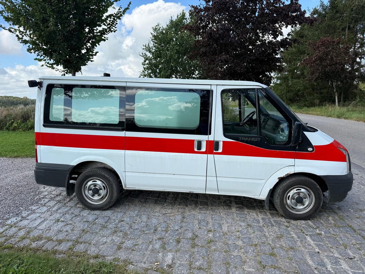 Ford Transit Kombi FT 300 K *1 600 € netto - Persontransport: bild 4 Ford Transit Kombi FT 300 K *1 600 € netto - Persontransport: bild 4