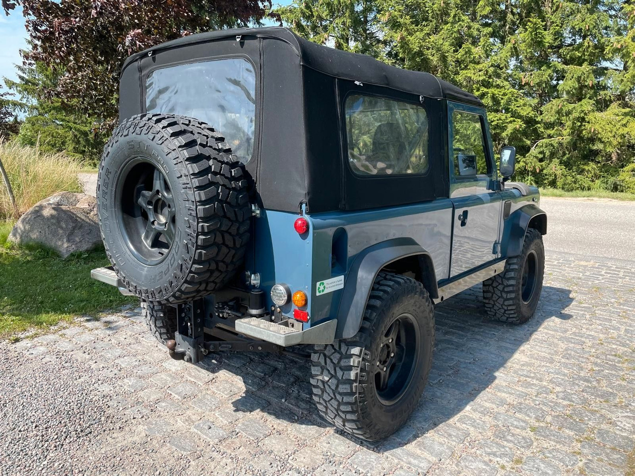 Land Rover LR Defender 90 Soft Top V8 Automatic 60000 brutt Land Rover LR Defender 90 SoftTop V8 Automatic - Pickup: bild 5 Land Rover LR Defender 90 Soft Top V8 Automatic 60000 brutt Land Rover LR Defender 90 SoftTop V8 Automatic - Pickup: bild 5