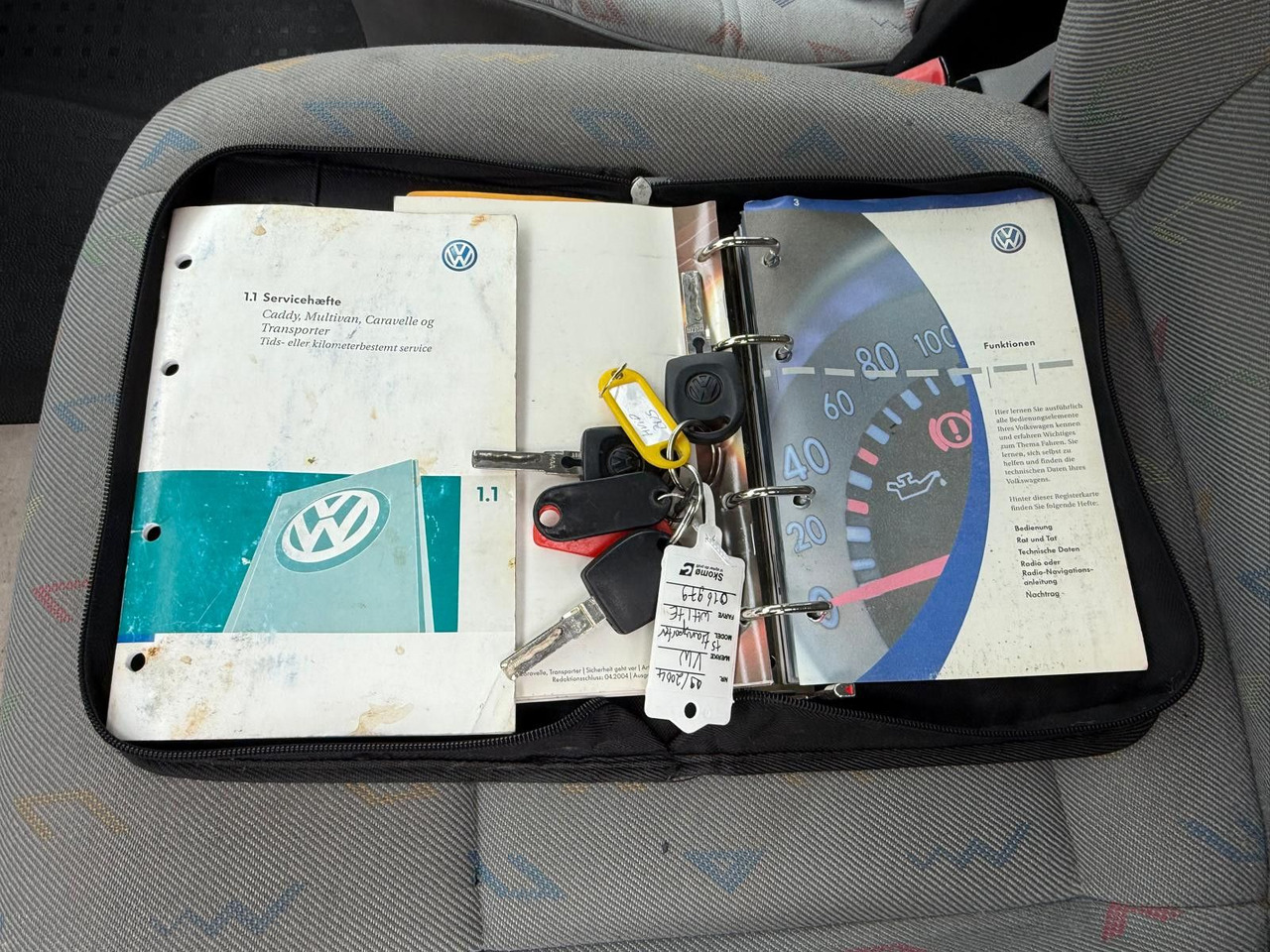 Leasa  Volkswagen T5 Transporter 1.9 TDI *9 Sitze *RESERVED RO Volkswagen T5 Transporter 1.9 TDI *9 Sitze *RESERVED RO: bild 24 Leasa  Volkswagen T5 Transporter 1.9 TDI *9 Sitze *RESERVED RO Volkswagen T5 Transporter 1.9 TDI *9 Sitze *RESERVED RO: bild 24